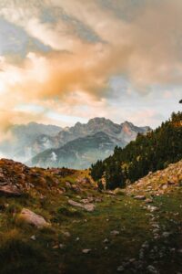 daniel-j-schwarz-jd5KhMiQ5qo-unsplash-mountains